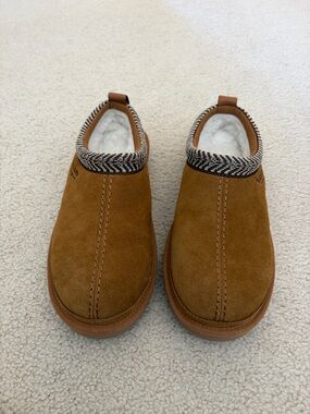 Koolaburra Women's Tan Suede Slip-On Loafers with Fleece Lining